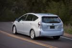 Toyota Prius V 2011 года